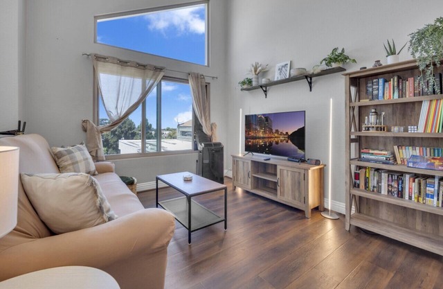 Point Loma 2BR Townhome w/ Parking, Prime Location