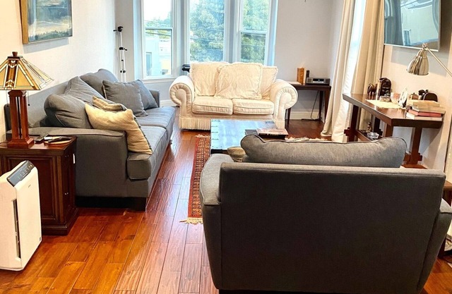 Point Oasis. Cozy Retreat. Walk to Keller Beach Park