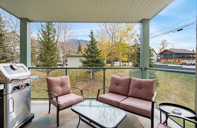Polar Peak | Hot Tub | Pool | Gas Fireplace