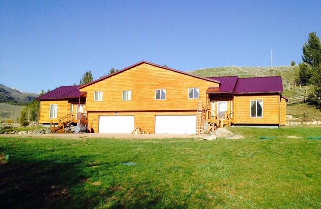 Polaris Paradise Maverick, Entire townhouse in scenic Polaris, MT