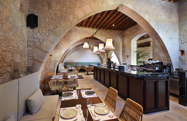 Polis 1907 by Louis Hotels