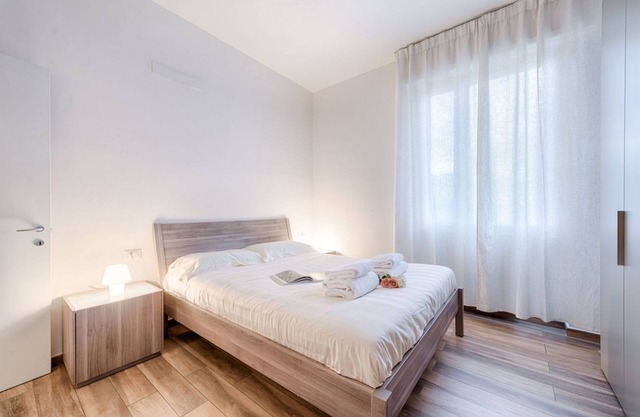 Universitätscampus, ein elegantes und modernes Haus in der Nähe des Universitätscampus