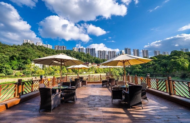 Poly International Hot Spring Hotel