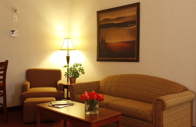 Pomeroy Inn & Suites Hotel Dawson Creek