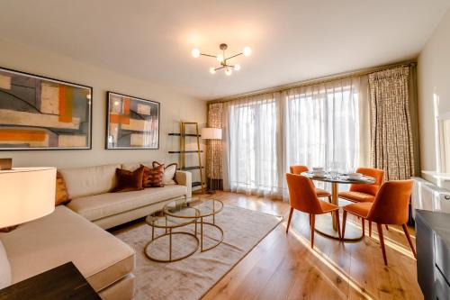 Pond Place Apartments