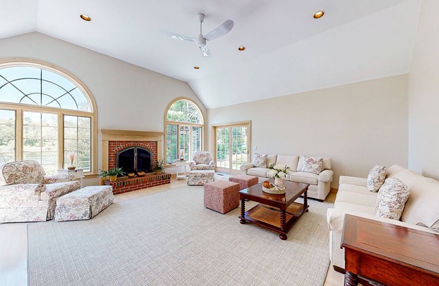 Pond view retreat with central AC, jetted tub, & large deck