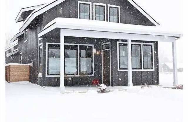 Ponderay Cottage