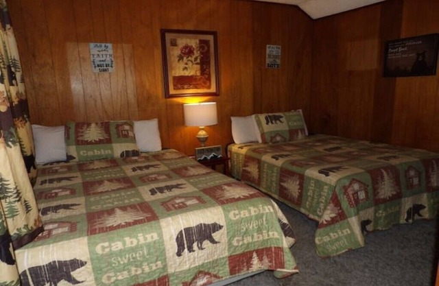Ponderosa cabins 104 N Laurel cabin 15