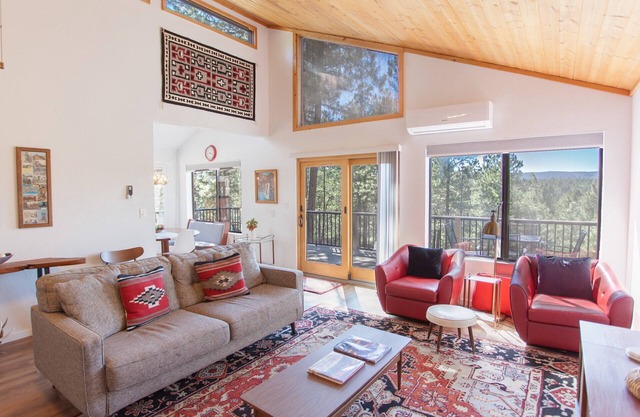 Ponderosa Vista ~ Your Forest View Getaway