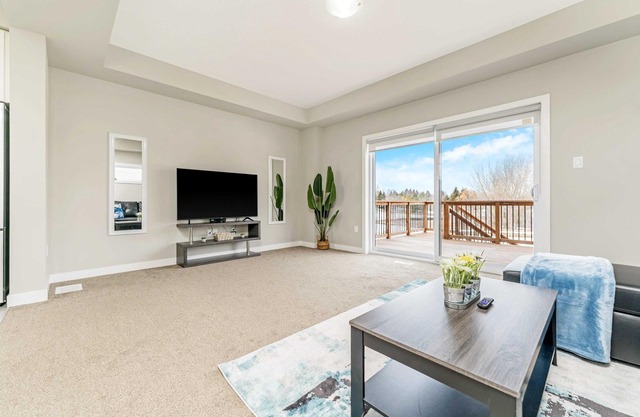 Pondside Home w Sun Deck - Near Victoria Park!