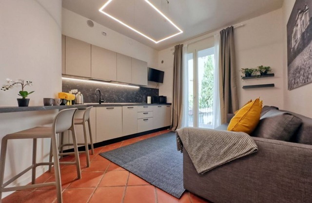 Ponte Degli Angeli Comfy Apartment With Balcony!