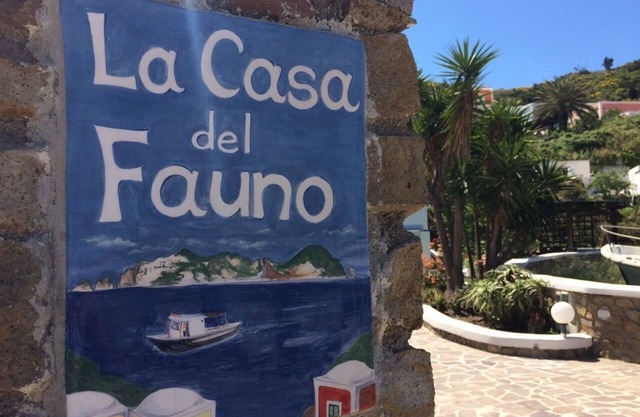 PONZA-CASA DEL FAUNO - die ZWEIZIMMERWOHNUNG mit privatem Parkplatz
