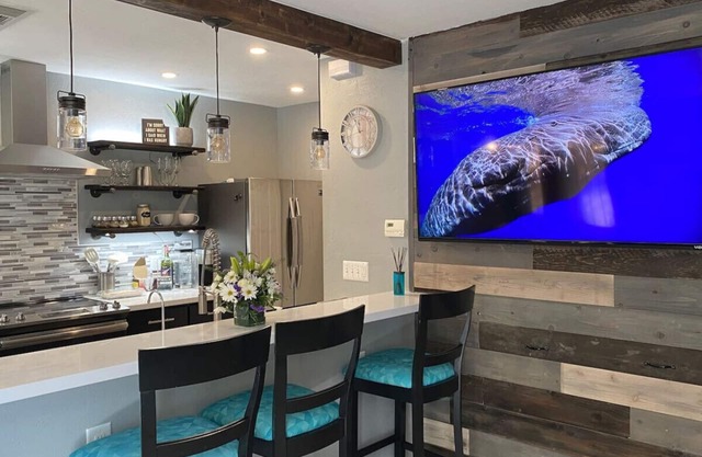 Pool / 2 BR 1 BA / Townhouse / Hikers Welcome