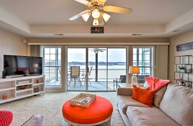 Lake Ozark Waterfront Condo w/ Access to 2 Pools