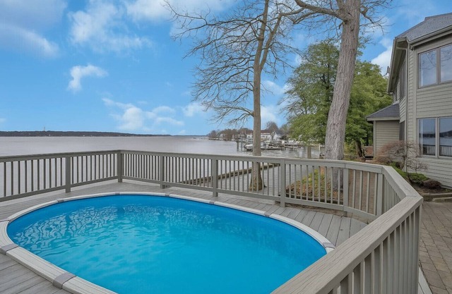 Pool and Beach with Bay Views!