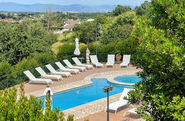 Pool und Whirlpool – Charmante Villa in Umbrien – 24 Schlafplätze