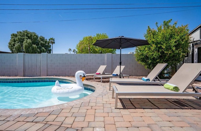 Pool~Backyard Cabana Bar~Game Room | Sleeps 14