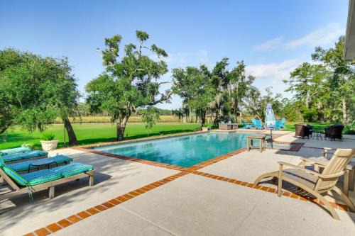 Pool, Dock and Tennis Court Home in Bay St Louis!