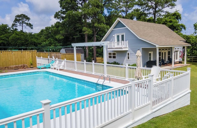 Pool - Family Friendly Home