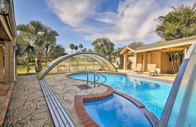 NEU! Waterfront Harlingen Home w / Pool, Spa & Pavillon