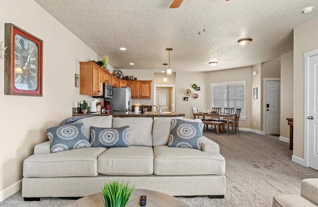 Pool~Garage Games~Pet Friendly~BBQ