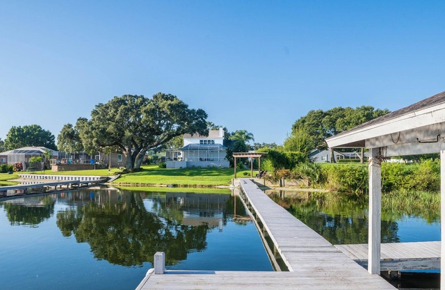 Pool Home on Lake Arietta - 4 Bedrooms. 3 Mins Lake Myrtle Sports Complex!