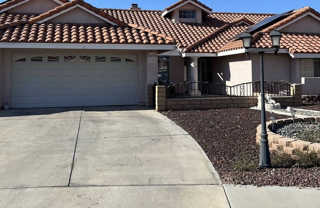 Pool home w/ lots of games & toys + Tesla Charger