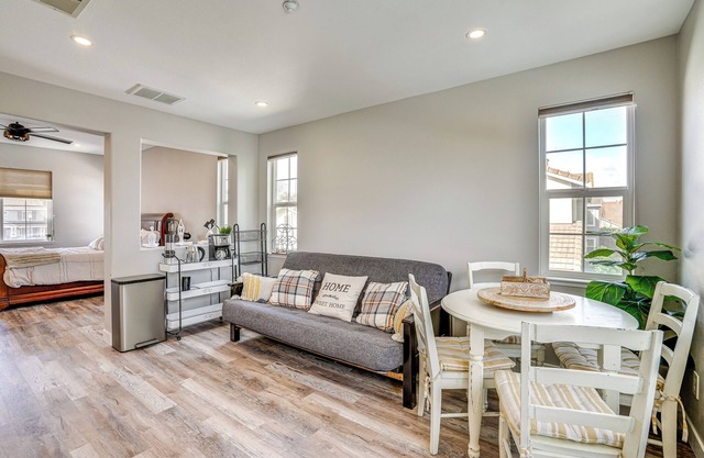 Pool & Hot Tub Access: Brentwood Getaway!