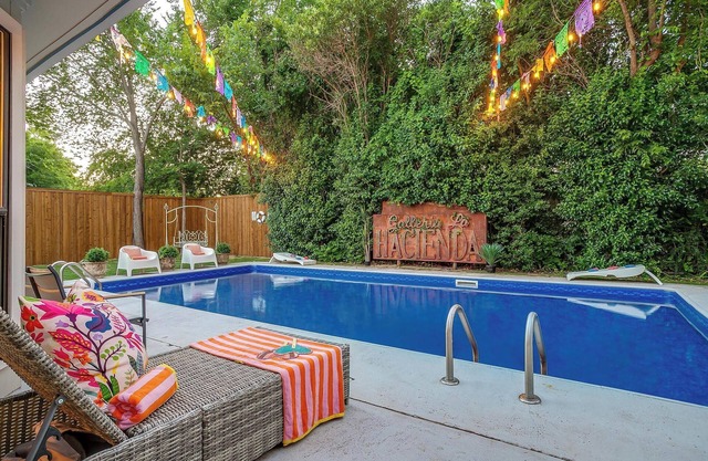 Pool, Hot Tub near Dickies Arena, Stockyards & TCU