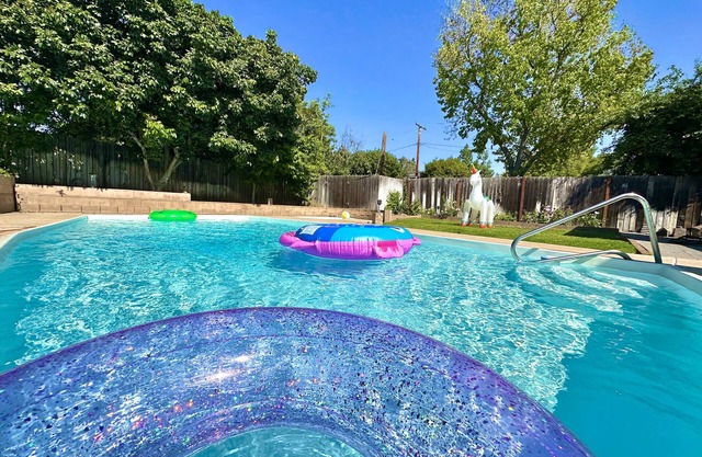Pool House Near Disney: Bounce House /Ping-Pong!