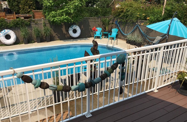 Pool, King beds, Large Deck!