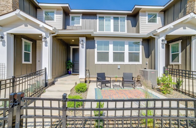 Pool, Park & Peace: 'Skyview Landing' in Eagle!