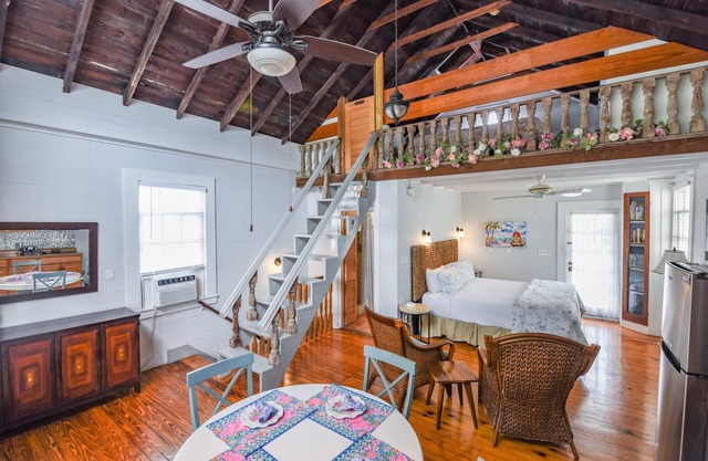 Pool, Pet Friendly, & Near Duval - Coastal Rose