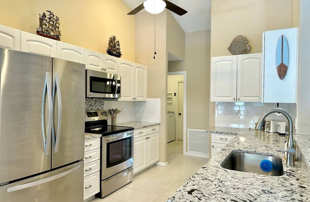 Pool Retreat & Minutes to the Beach!