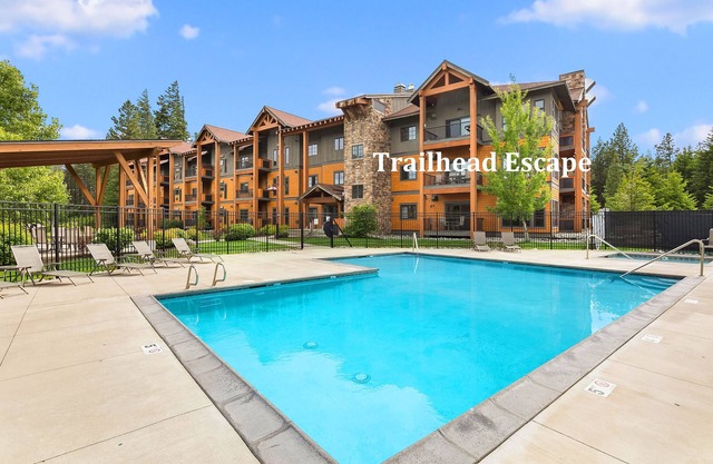 Pool Side Condo in the heart of Suncadia! Just steps to the pool and hot tub!