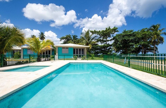 Pool | Surfing | Sunsets | Queen beds | Parking
