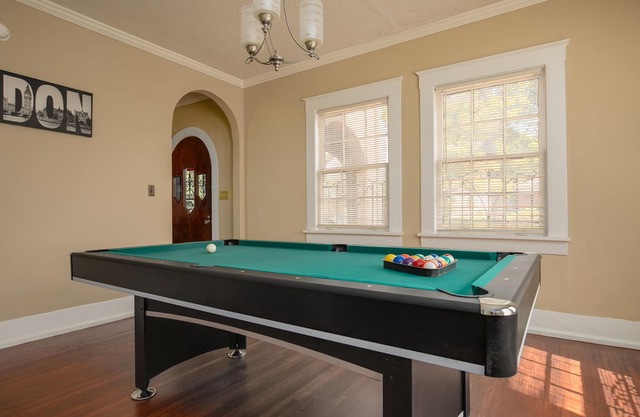 Historic Home of Family Fun - Pool Table & More