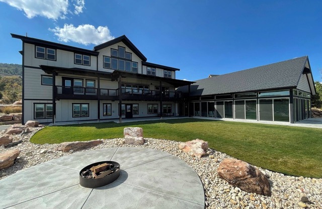 Pool Table, Treehouse, Indoor Pool, Lake View, Large Kitchen, Spacious Bedrooms