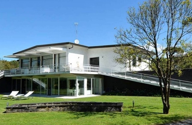 Forte dei Marmi, Swimmingpool, Klimaanlage; am Strand zu Fuß; großer garten