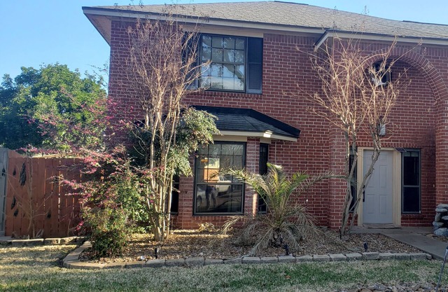 Pool / waterfall 4-bedroom 20 minuyes to Houston, Katy, Sugarland in Richmond.