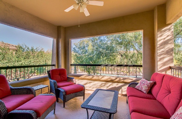 Pool-Wohnung in Village at Grayhawk, 3br, 2 Bad, die vor kurzem auf den neuesten Stand und eingerichtet