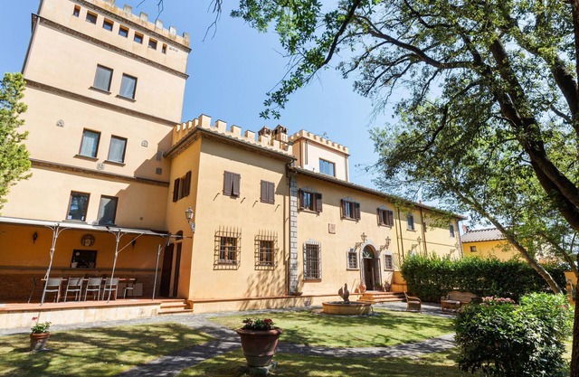 Geräumige Villa in Empoli mit Swimmingpool