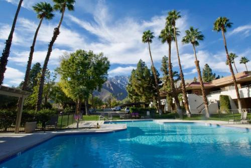 Poolside Palm Springs Getaway