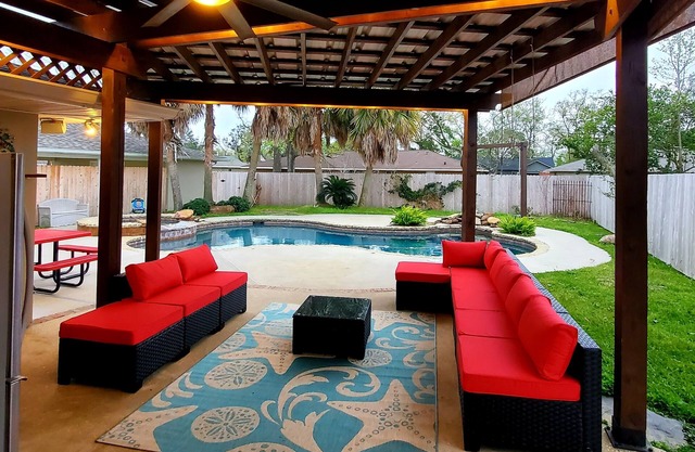 Poolside Triple Suite Retreat near casinos