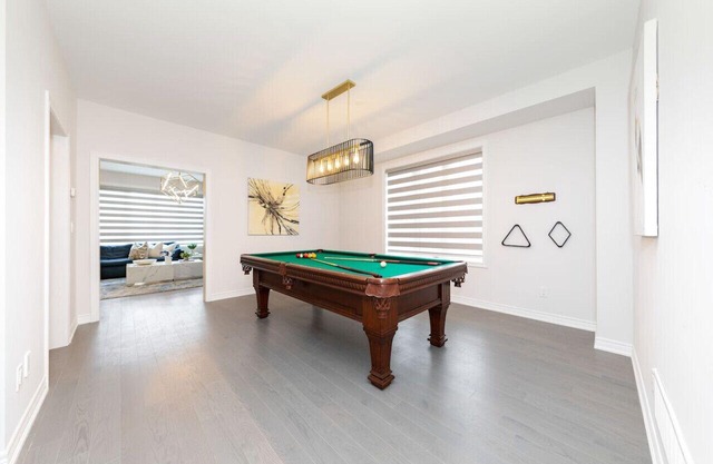 PoolTable 8MinsToLake PingPong Foosball King Beds