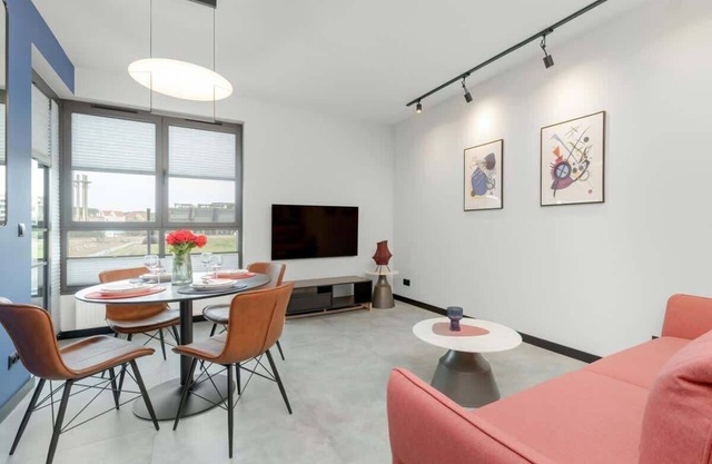 Popiełuszki 22G | Moderne Wohnung | Parkplatz