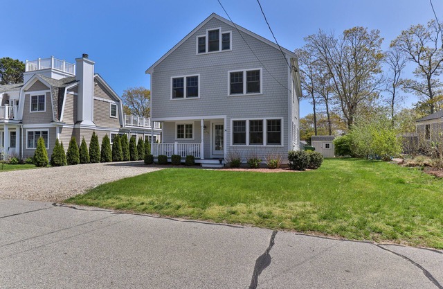 Popponesset, 3-Bedrooms, 2.5 baths, A/C, private deck