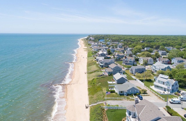 Popponesset-Beach Cottage, 2 bedrooms, 1.5 baths, outdoor shower