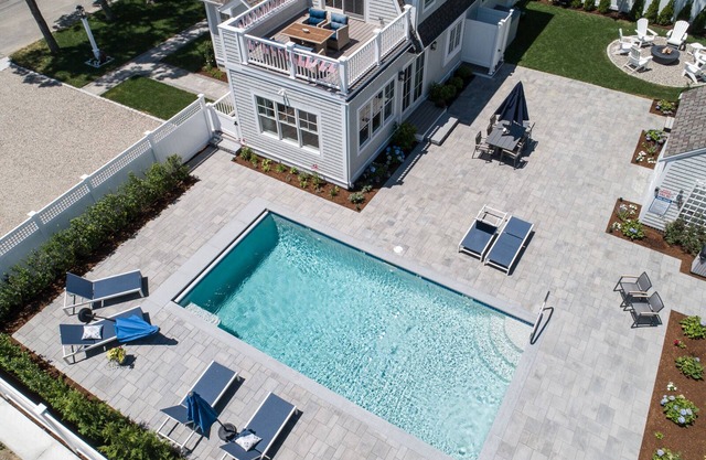 Popponesset Exclusive- Heated Pool, Fire Pit & Hot Tub and Cabana