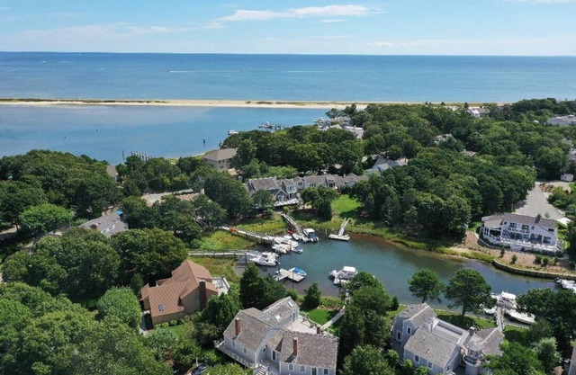Individuell gestaltete und renovierte Island Waterfront Ranch mit Deepwater Dock